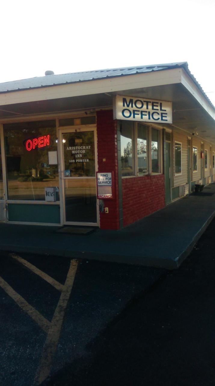 Aristocrat Motor Inn Bolivar Exterior photo